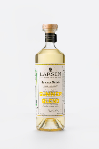 Спиртовой напиток Ларсен Саммер Бленд, 0.7л